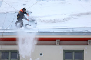 Déneigement de toiture dans Lanaudière- Toiture F.B. (service de couvreur dans Lanaudière et couvreur, toiture Mascouche)